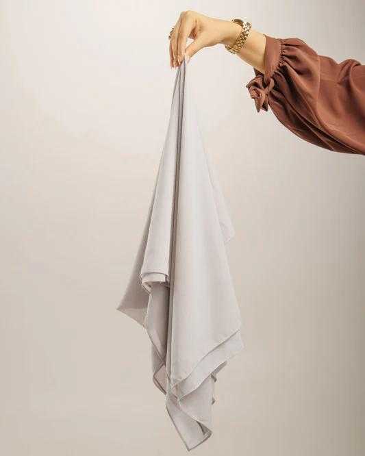 🤍 Elegant Pure White Georgette Hijab – Lightweight Luxury Hijab